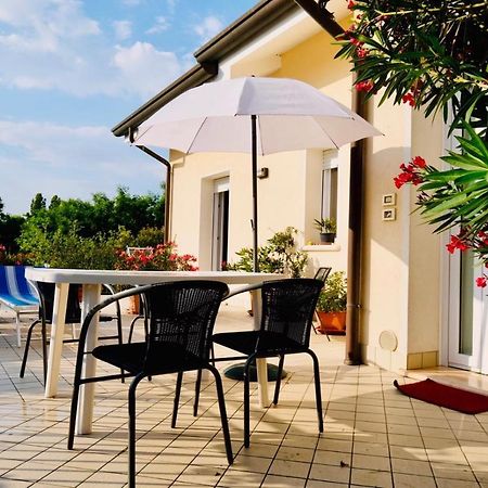Appartamento In Villa Daniela Con Piscina Privata Carraro Immobiliare Jesolo - Family Apartments מראה חיצוני תמונה