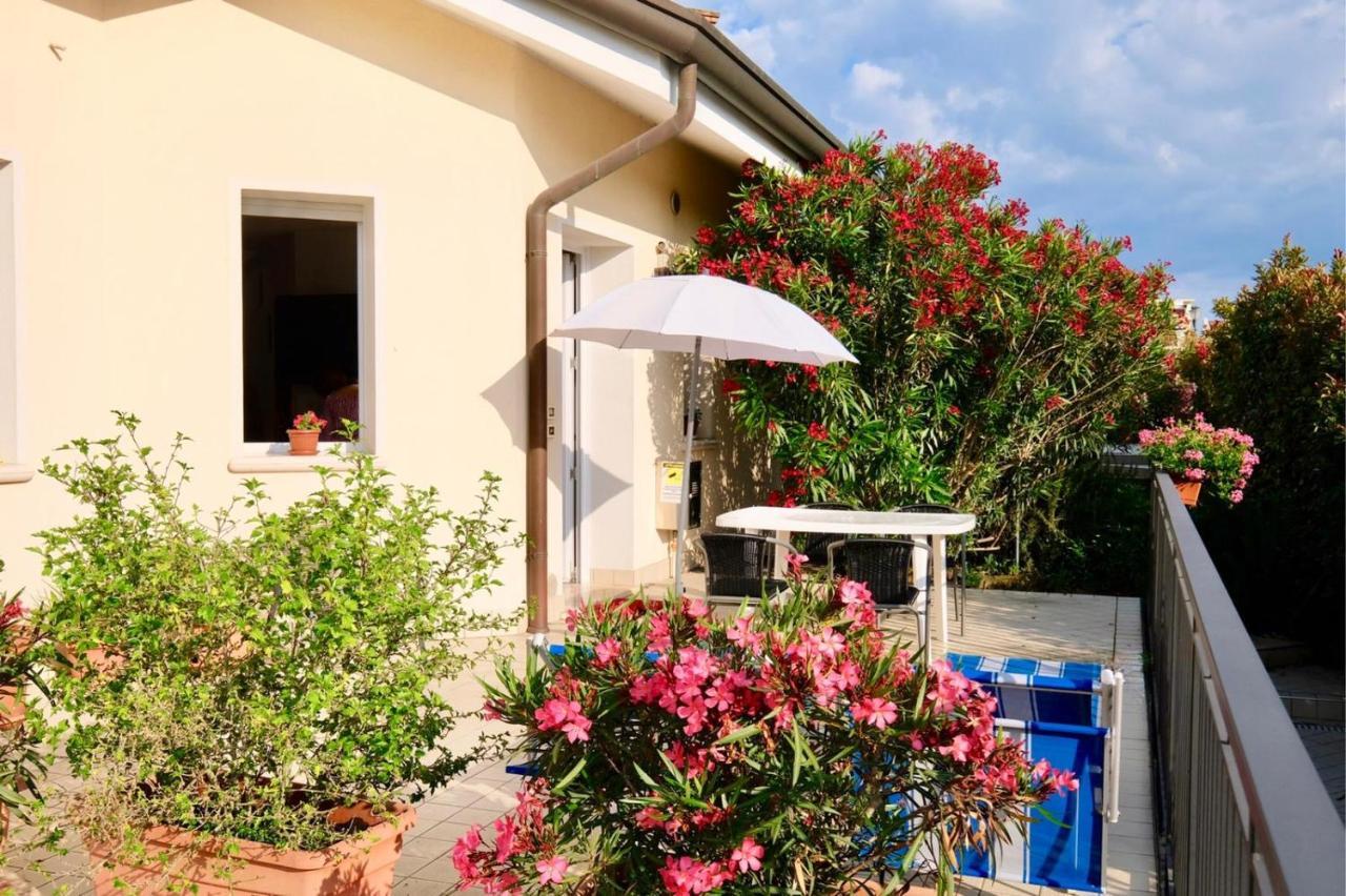 Appartamento In Villa Daniela Con Piscina Privata Carraro Immobiliare Jesolo - Family Apartments מראה חיצוני תמונה