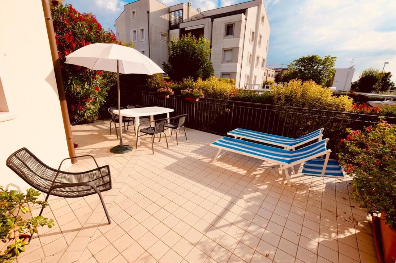 Appartamento In Villa Daniela Con Piscina Privata Carraro Immobiliare Jesolo - Family Apartments מראה חיצוני תמונה